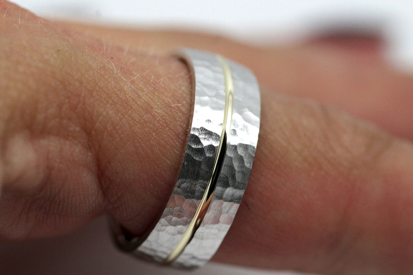 7mm Solid Gold Hammered Wedding Band for Men and Women with Line | AT-0008