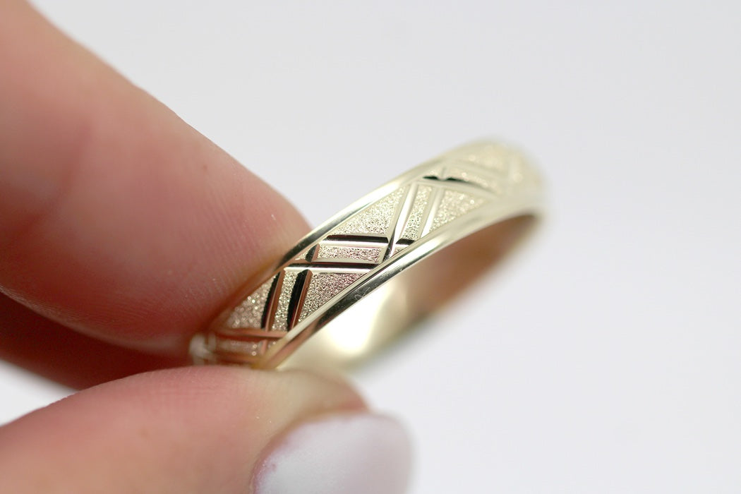 5mm Solid Gold Geometric Stardust Wedding Band for Men and Women | AT-0011