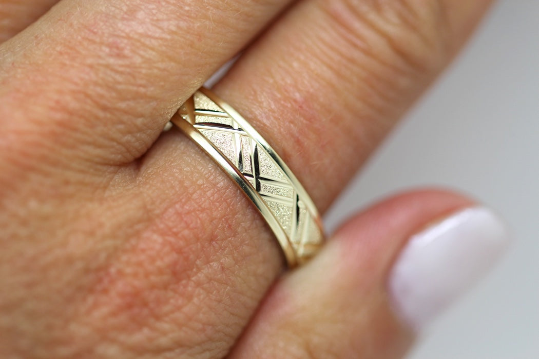 5mm Solid Gold Geometric Stardust Wedding Band for Men and Women | AT-0011