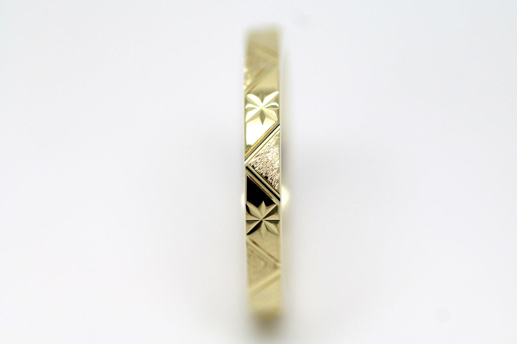 2mm 10K 14K 18K Gold Women's Wedding Band Stars Mountains | This gold ring's design was inspired by nature, narrow band with mountains and stars. Great addition to you stackable rings or wear alone as wedding ring