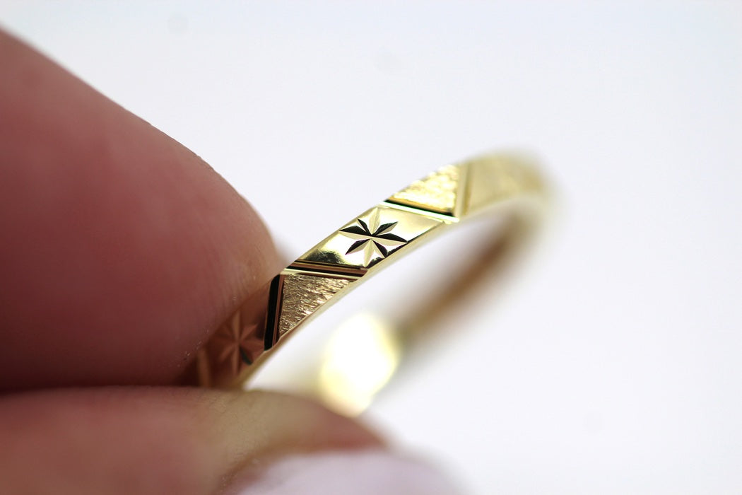 2mm 10K 14K 18K Gold Women's Wedding Band Stars Mountains | This gold ring's design was inspired by nature, narrow band with mountains and stars. Great addition to you stackable rings or wear alone as wedding ring