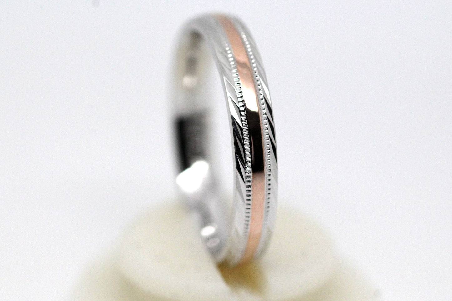 3mm Gold Wedding Band for Men and Women with Filigree Edge | T-6673P
