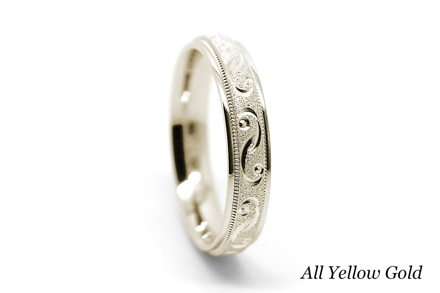 4mm solid gold wedding band for women with sparkly centre and incut moons design, one tone gold ring in yellow gold, available in 10k gold, 14k gold 18k gold, made by alexistreasury, alexis treasury, Alexi's Treasury, in Montreal Canada