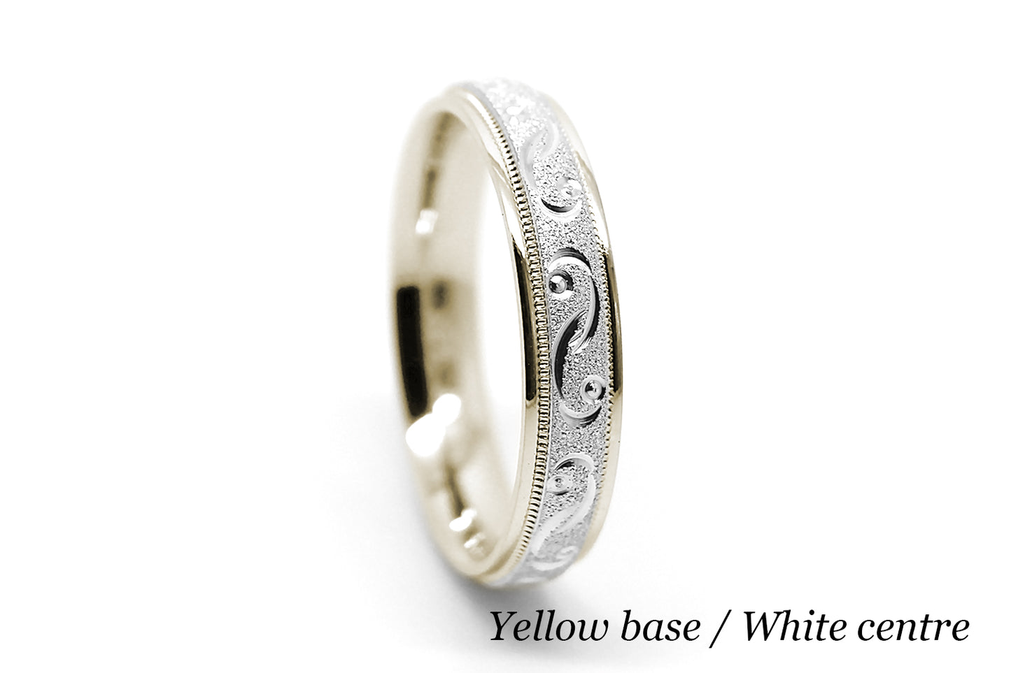 4mm solid gold wedding band for women with sparkly centre and incut moons design, two tone gold ring in yellow gold base and white gold centre, available in 10k gold, 14k gold 18k gold, made by alexistreasury, alexis treasury, Alexi's Treasury, in Montreal Canada