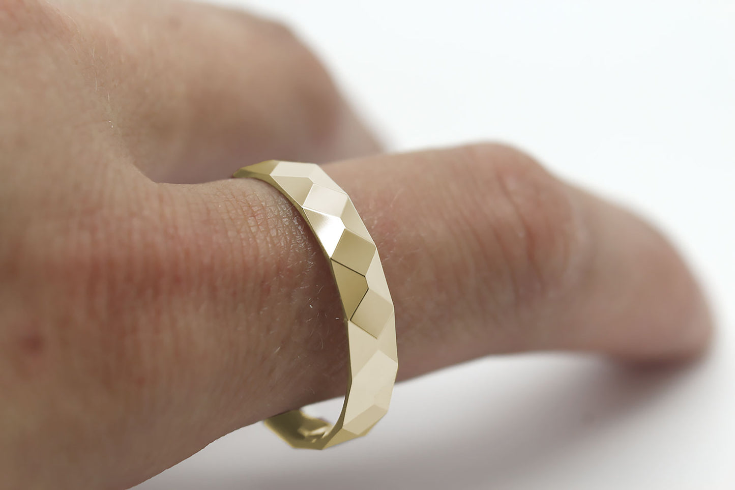 4mm Gold Faceted Mirrored Wedding Band for Women and Men | T-0020