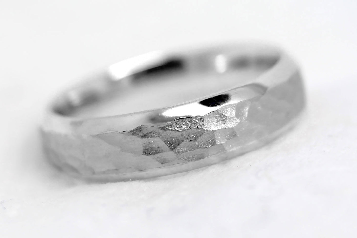 5mm 925 Silver Hammered and Bevelled Edge Wedding Band for Men and Women | AT-0025