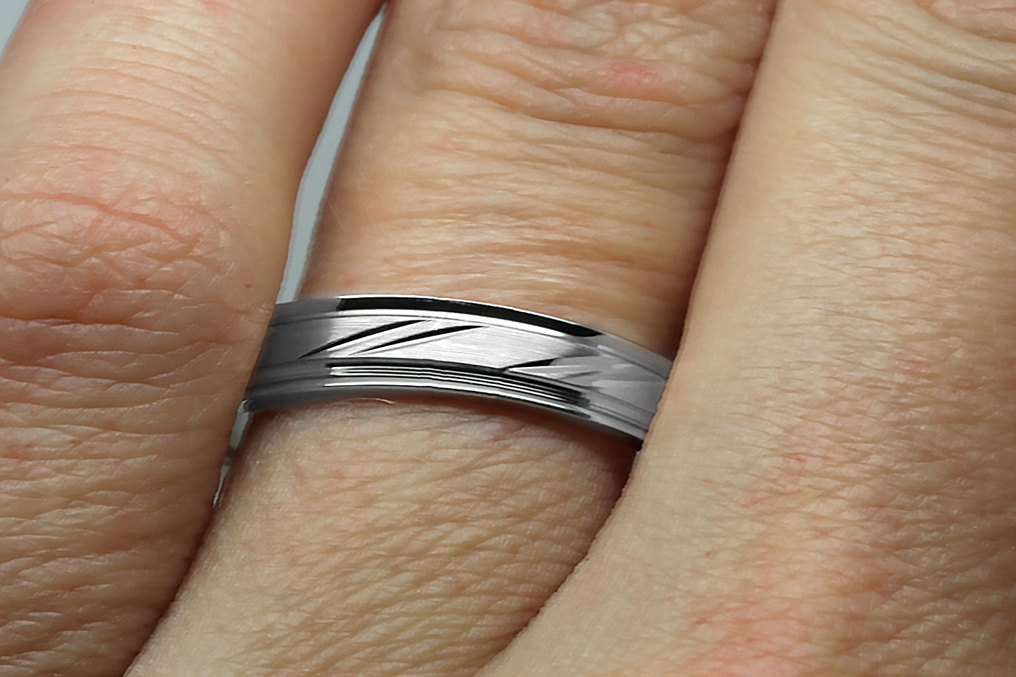 4mm 925 Sterling Silver Wedding Band with Diagonal Design for Men and Women | AT-4127