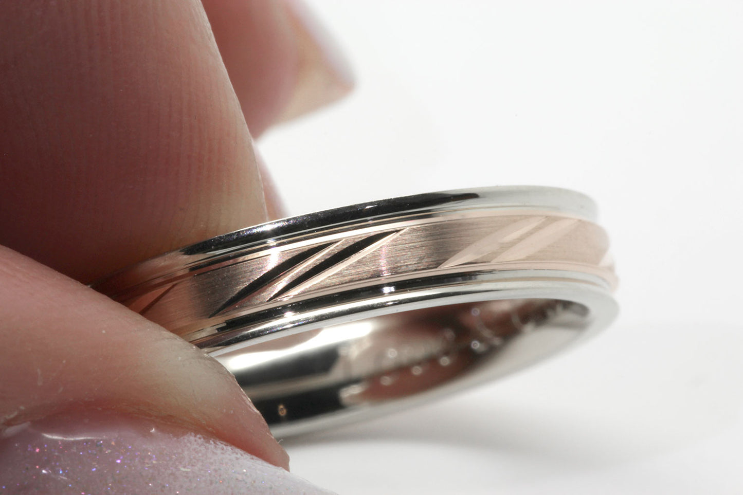 4mm Gold Wedding Band with Diagonal Design for Men and Women | AT-4127