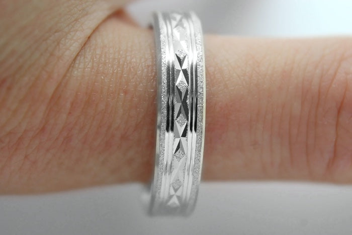 5mm 925 Silver Geometrical Sparkly Design Wedding Band for Men and Women | T-5001