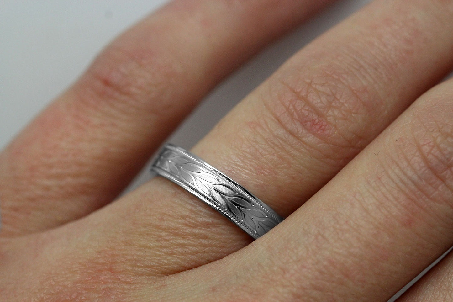 4mm 925 Sterling Silver Wedding Band with Leafy Design for Men and Women | AT-6785