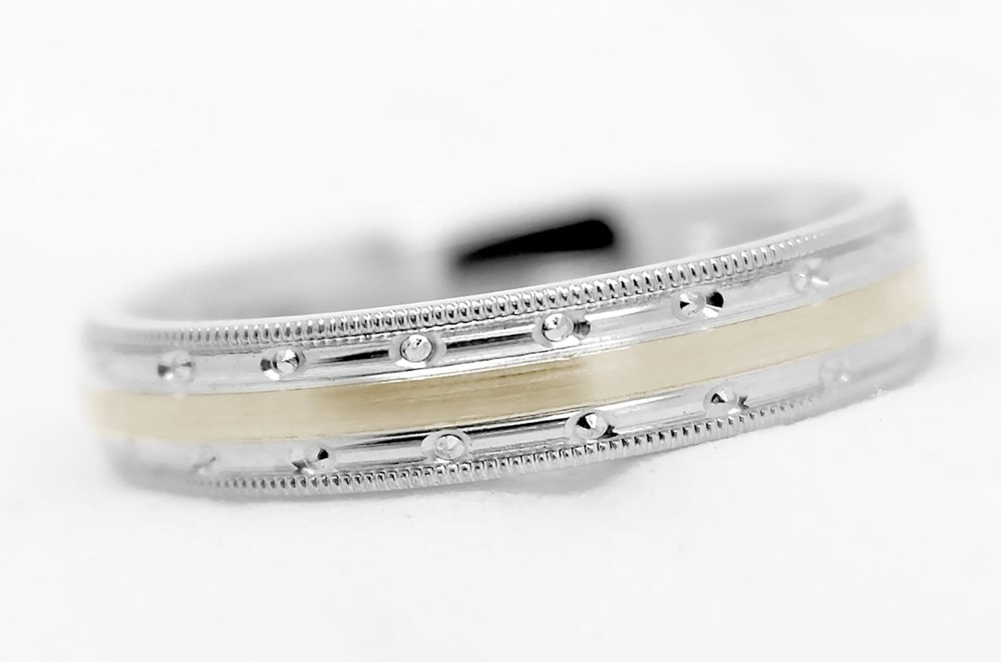 4mm Gold Milgrain Edge and Brushed Centre Wedding Band for Women and Men | T-7351