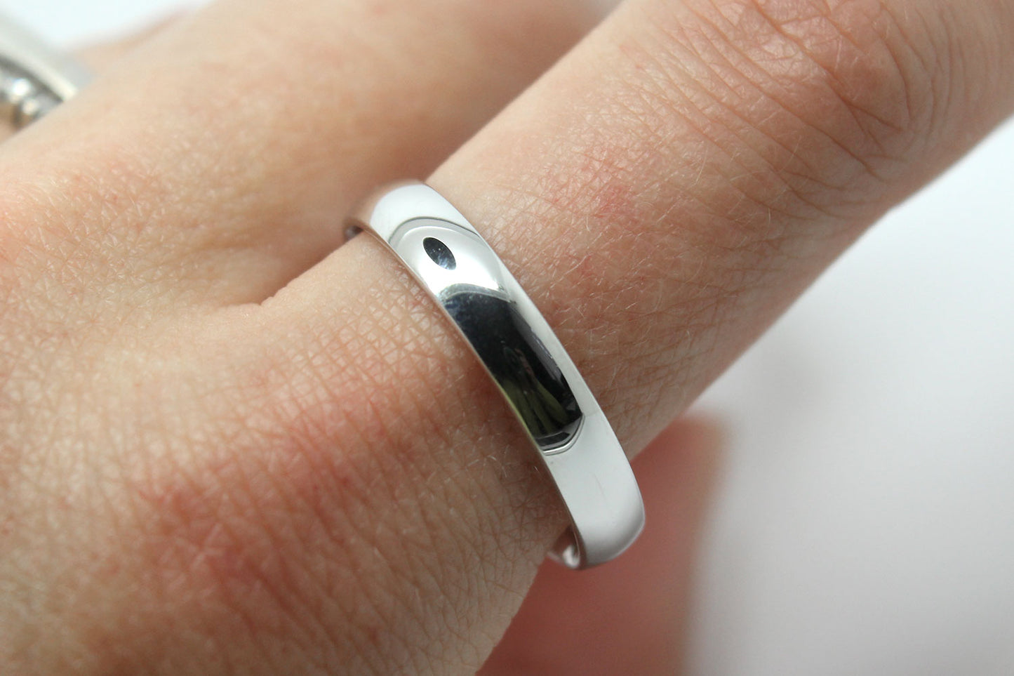 4mm 925 Sterling Silver Plain Polished Wedding Band for Women and Men | AT-0022