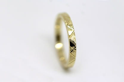 2mm 10K 14K 18K Gold Women's Wedding Band Stars Mountains | This gold ring's design was inspired by nature, narrow band with mountains and stars. Great addition to you stackable rings or wear alone as wedding ring
