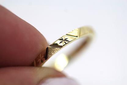 2mm 10K 14K 18K Gold Women's Wedding Band Stars Mountains | This gold ring's design was inspired by nature, narrow band with mountains and stars. Great addition to you stackable rings or wear alone as wedding ring
