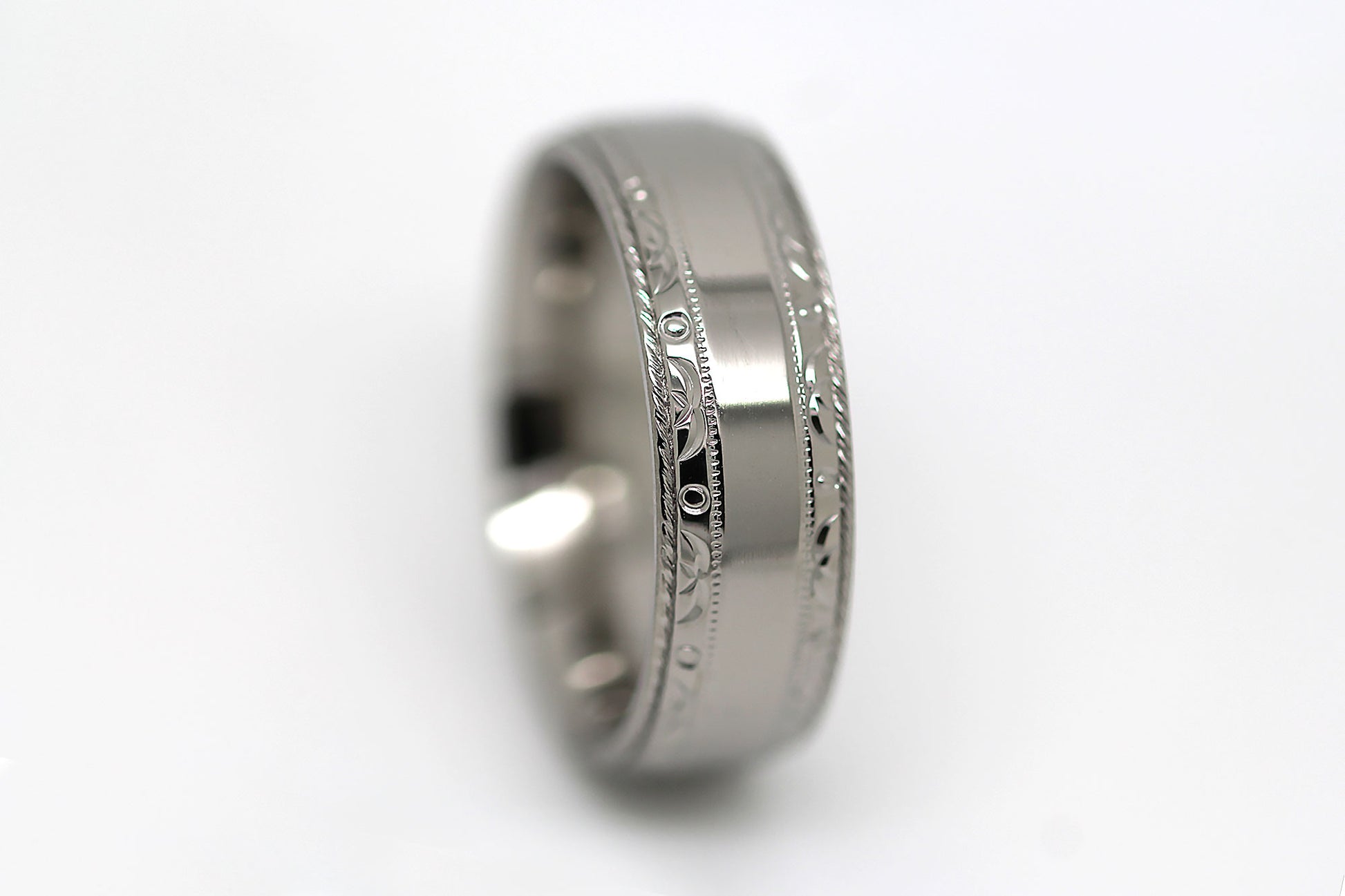 6mm titanium wedding ring with polished filigree edge, perfect for men and women as a wedding or anniversary band.
