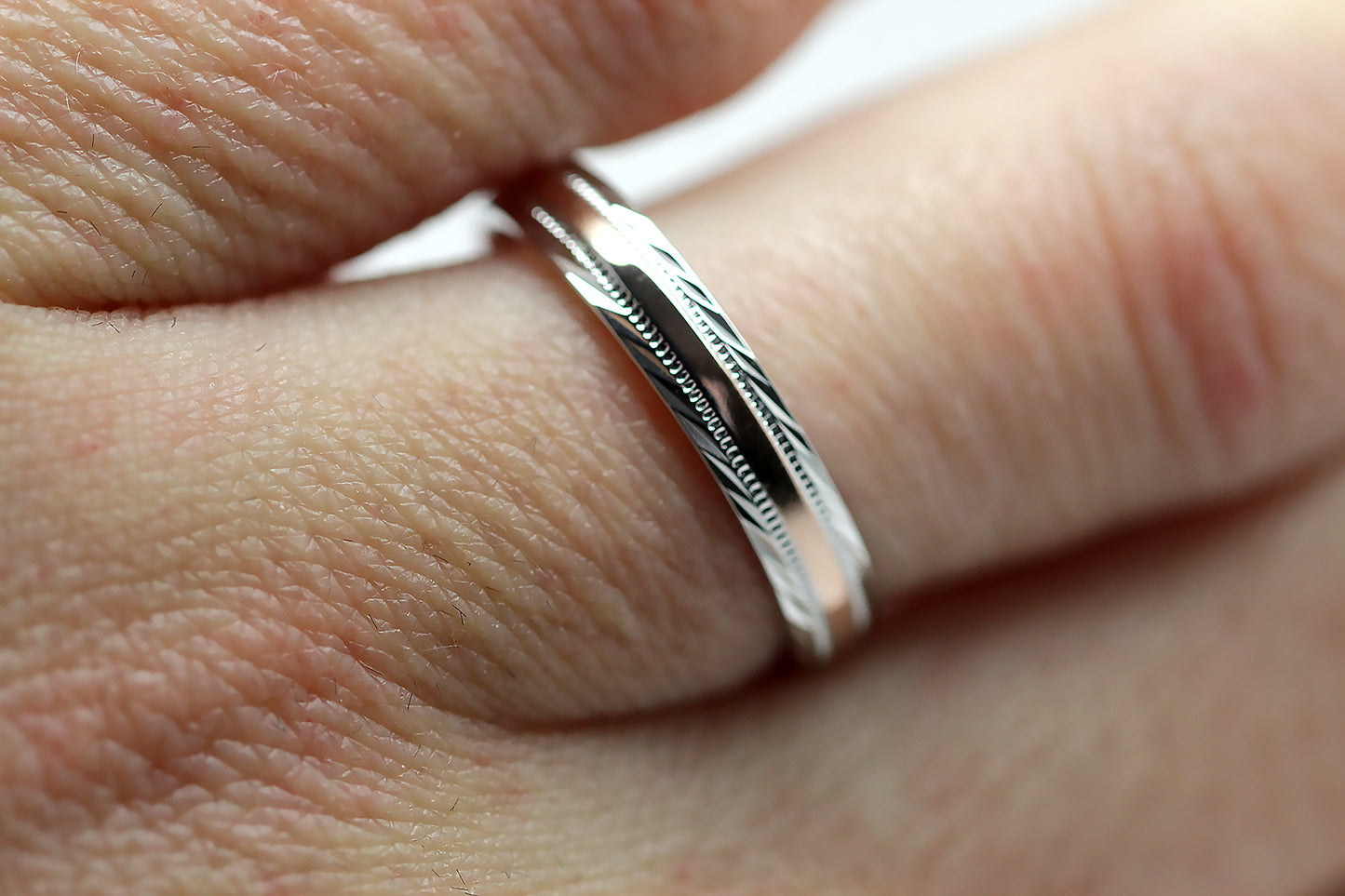 3mm Gold Wedding Band for Men and Women with Filigree Edge | T-6673P