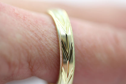 4mm Gold Wedding Band with Arrows Design for Men and Women | AT-0004
