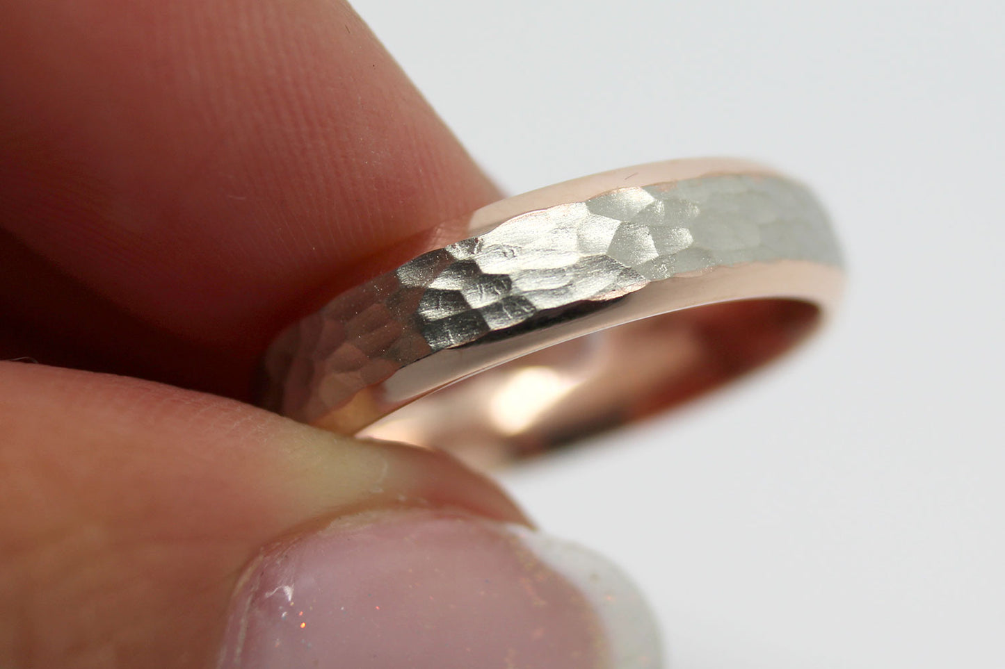 5mm Gold Hammered and Beveled Edge Wedding Band for Men and Women | AT-0025