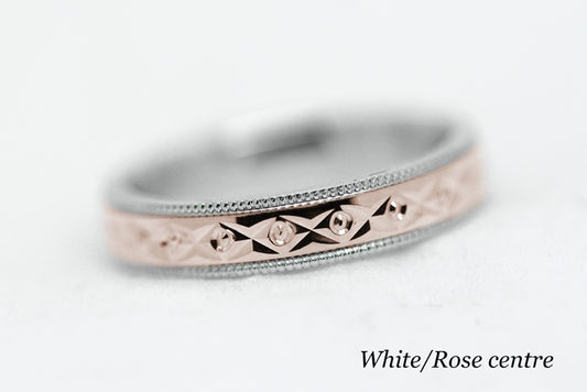 2.5mm 10K 14K 18K Gold Wedding Band with Filigree Centre for Men and Women | 0031